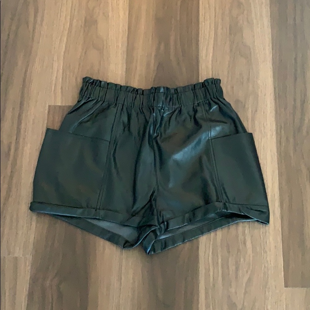 Wilfred faux leather shorts